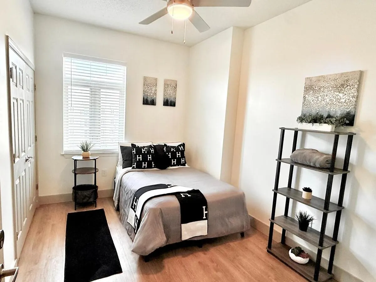Enjoy Spacious Uptown 4 Br 夏洛特 0*,  美国