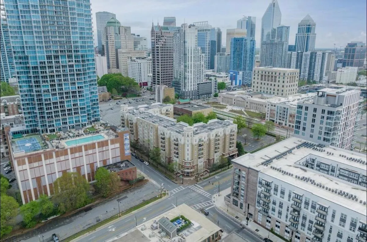 Enjoy Spacious Uptown 4 Br Charlotte 0*,